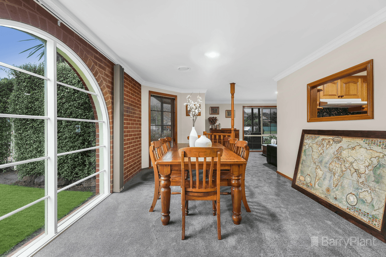 4 Geraldine Close, Kilsyth South, VIC 3137