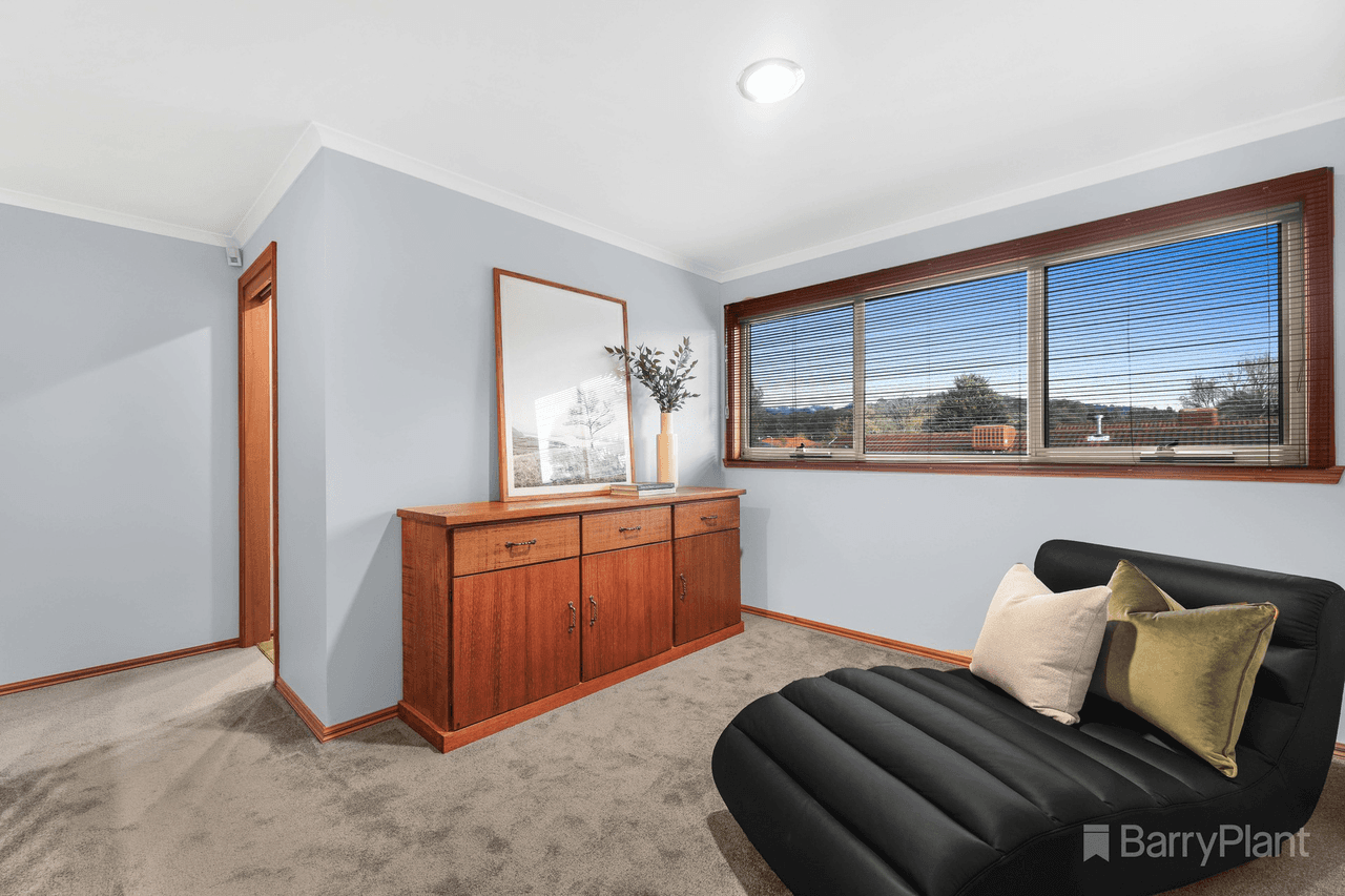 4 Geraldine Close, Kilsyth South, VIC 3137