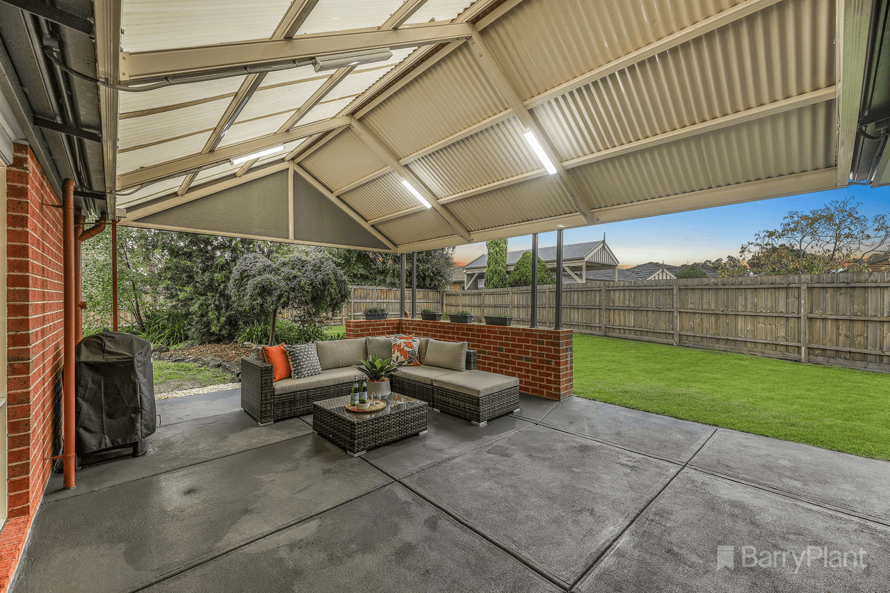 4 Geraldine Close, Kilsyth South, VIC 3137