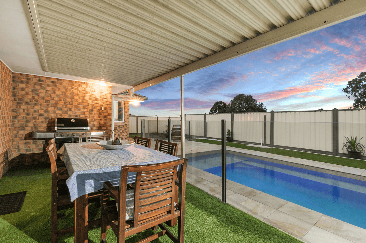 2 Rhiannon Drive, FLINDERS VIEW, QLD 4305