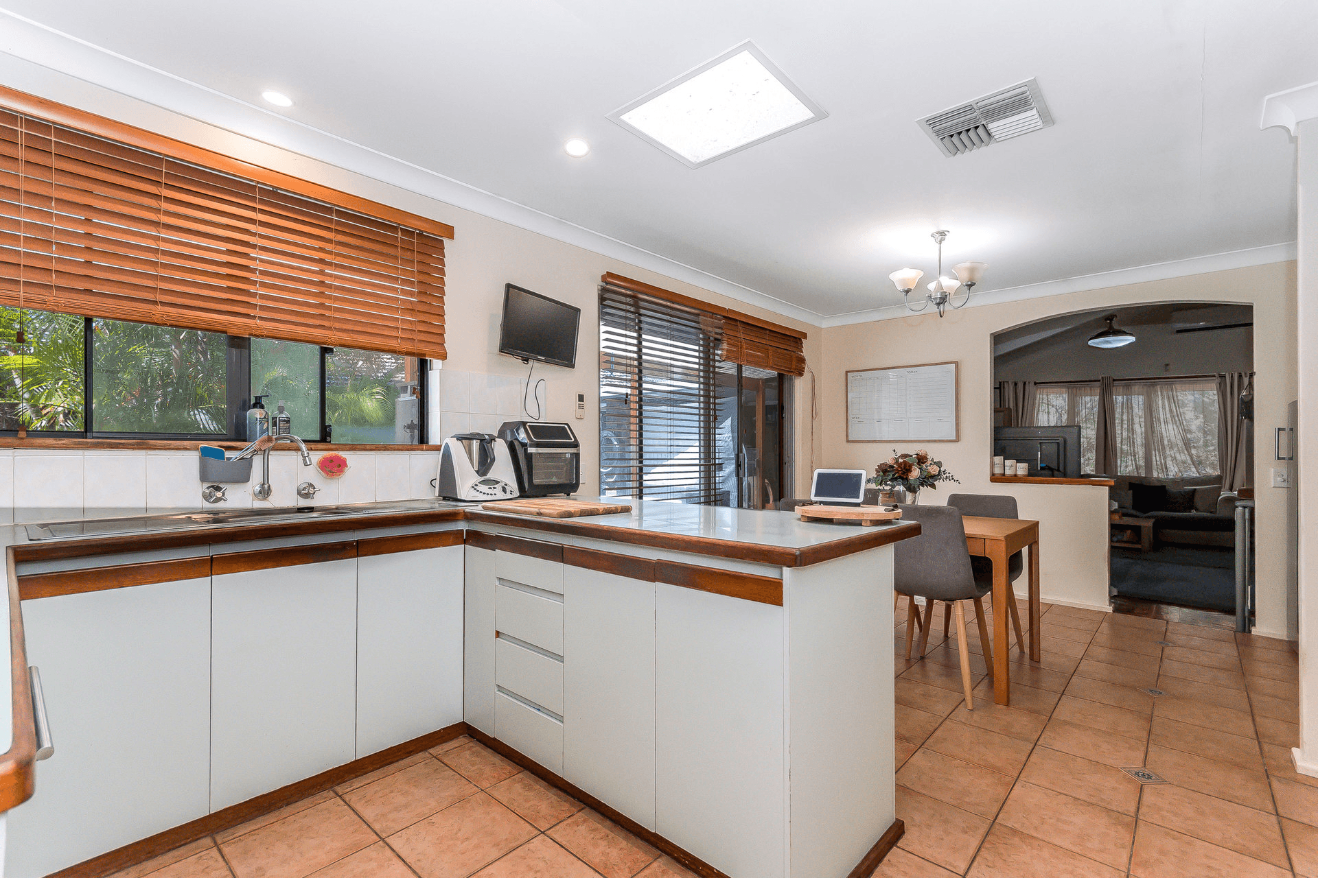 37 Matthew Way, Thornlie, WA 6108