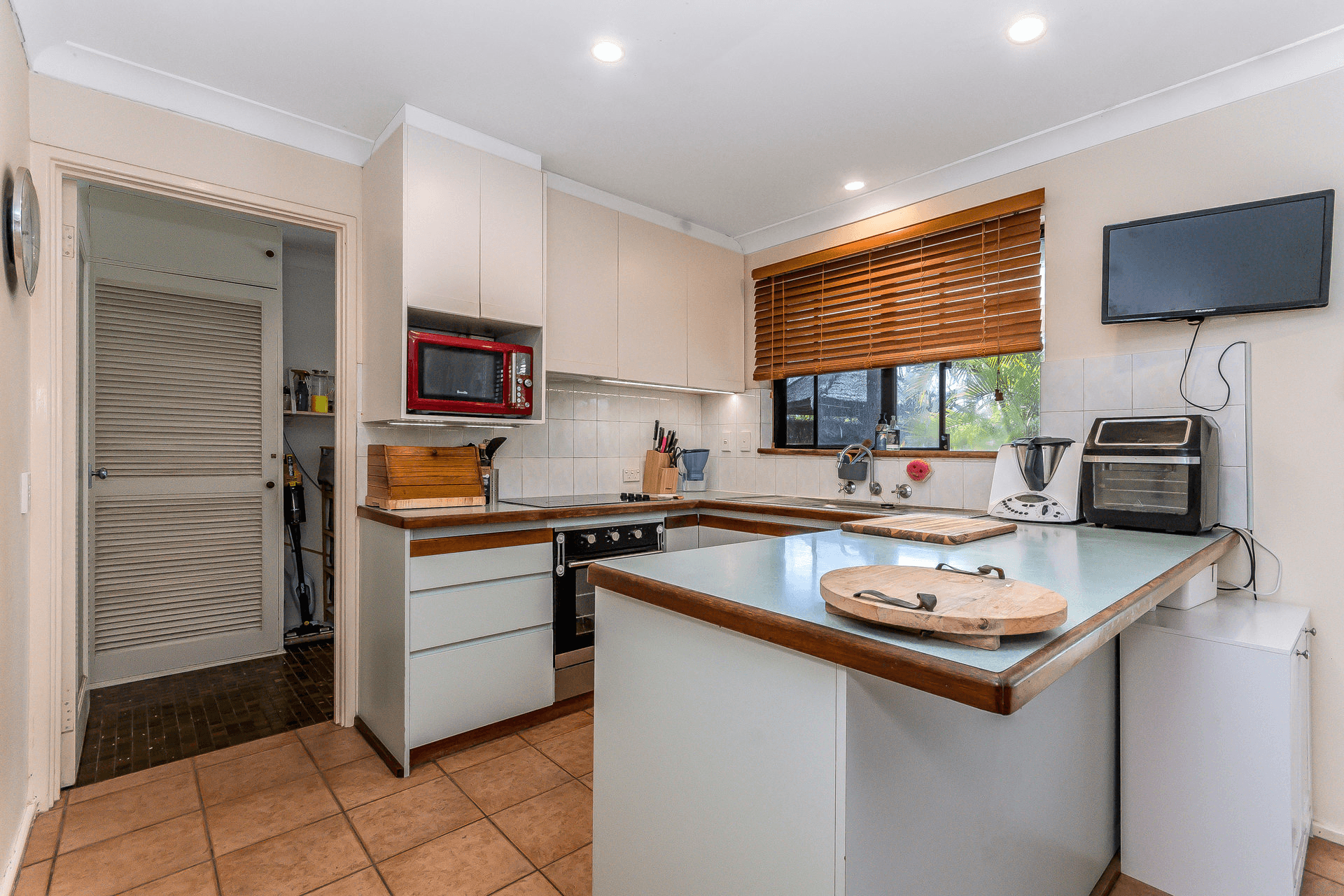 37 Matthew Way, Thornlie, WA 6108