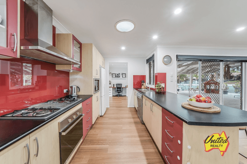 1 Marsh Place, The Oaks, NSW 2570