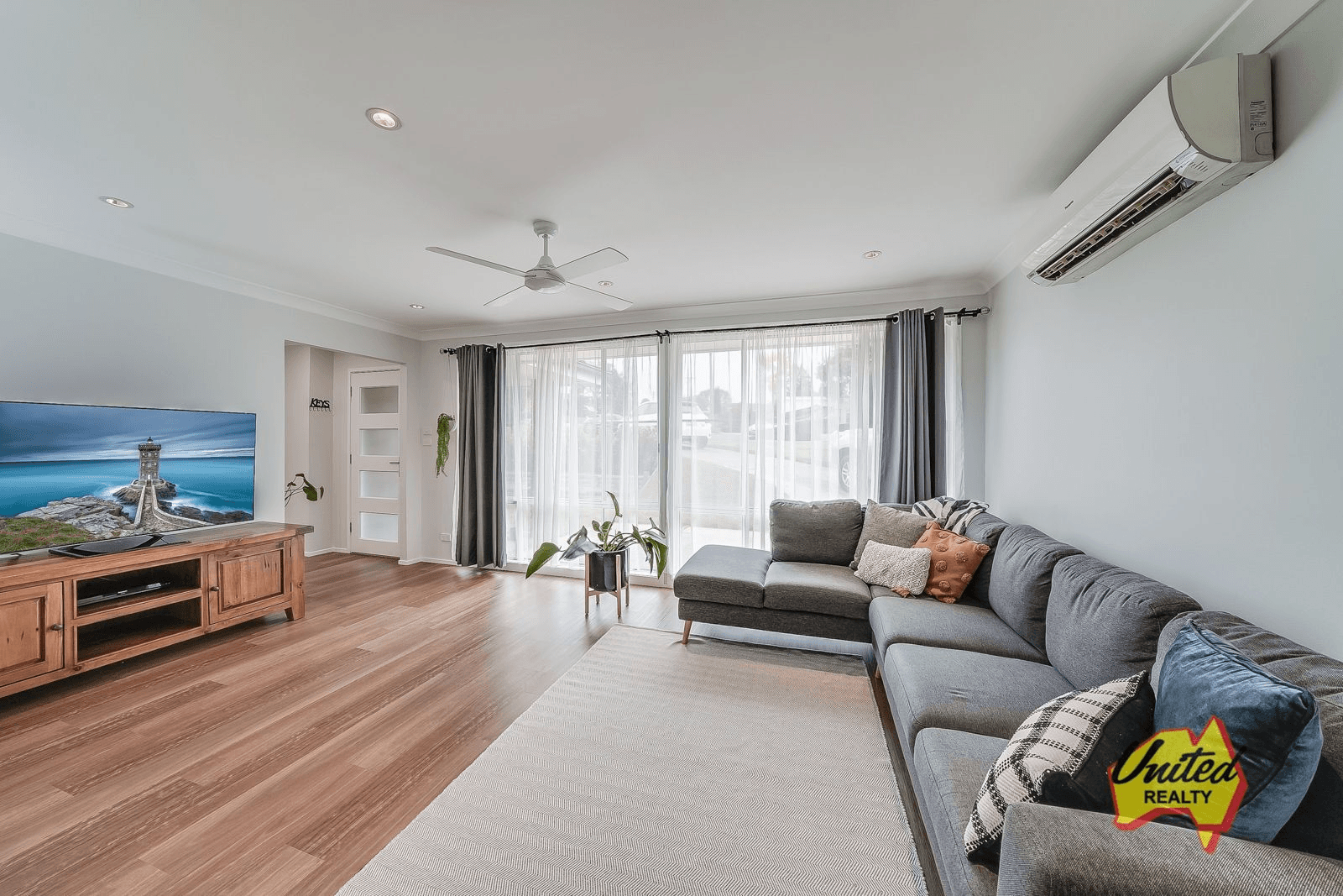 1 Marsh Place, The Oaks, NSW 2570