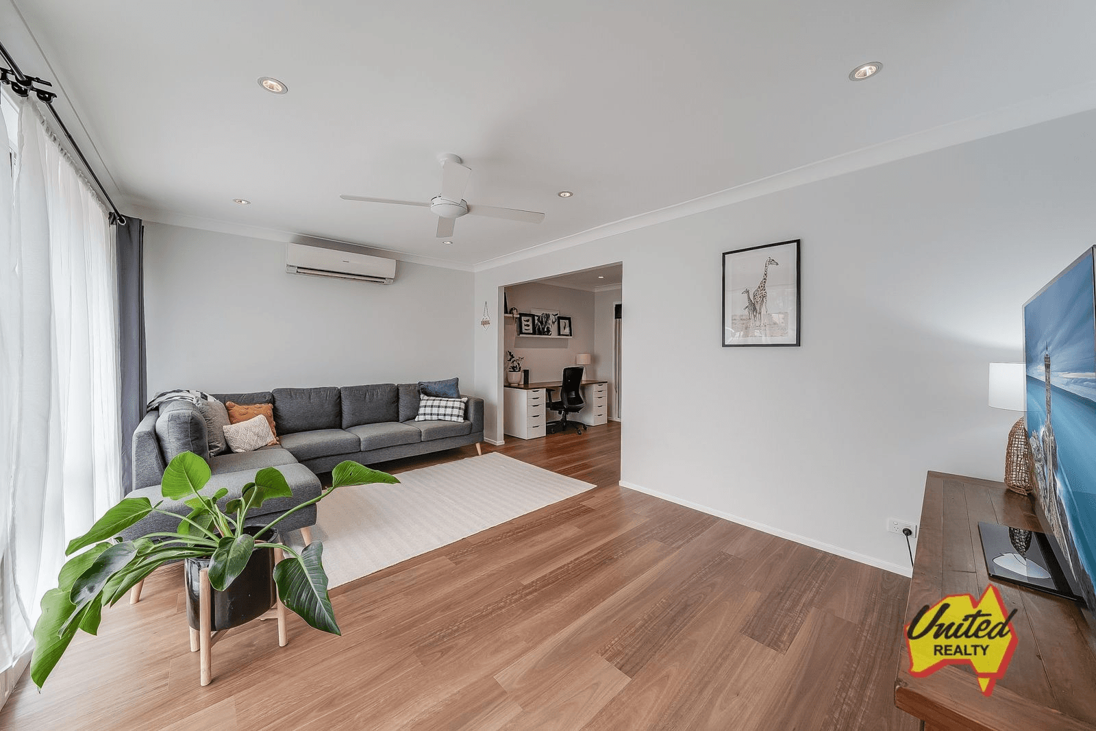 1 Marsh Place, The Oaks, NSW 2570