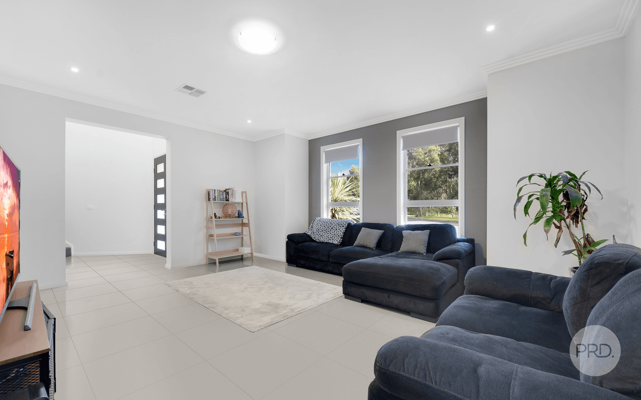 11 Gallinulla Place, GLENMORE PARK, NSW 2745