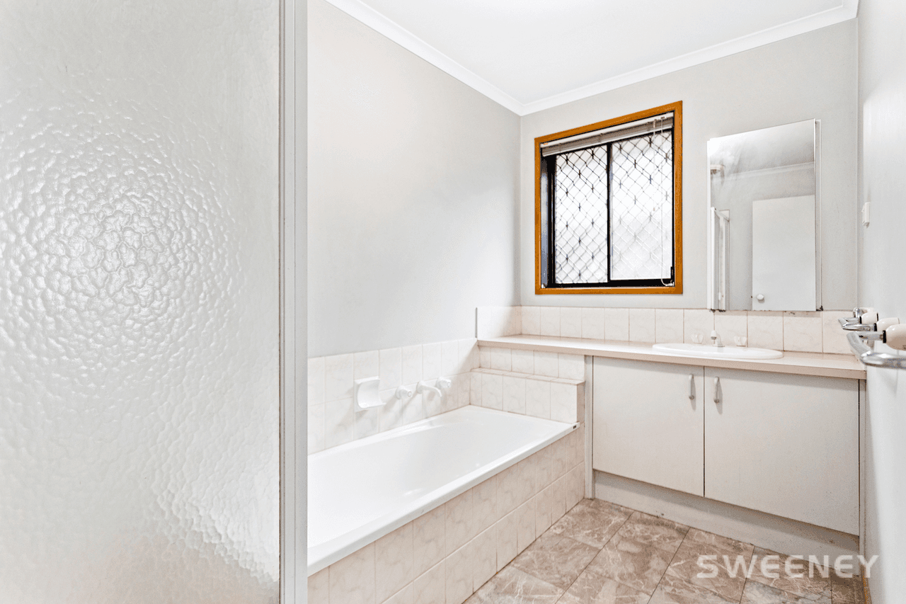 13 Hibiscus Court, ALTONA MEADOWS, VIC 3028