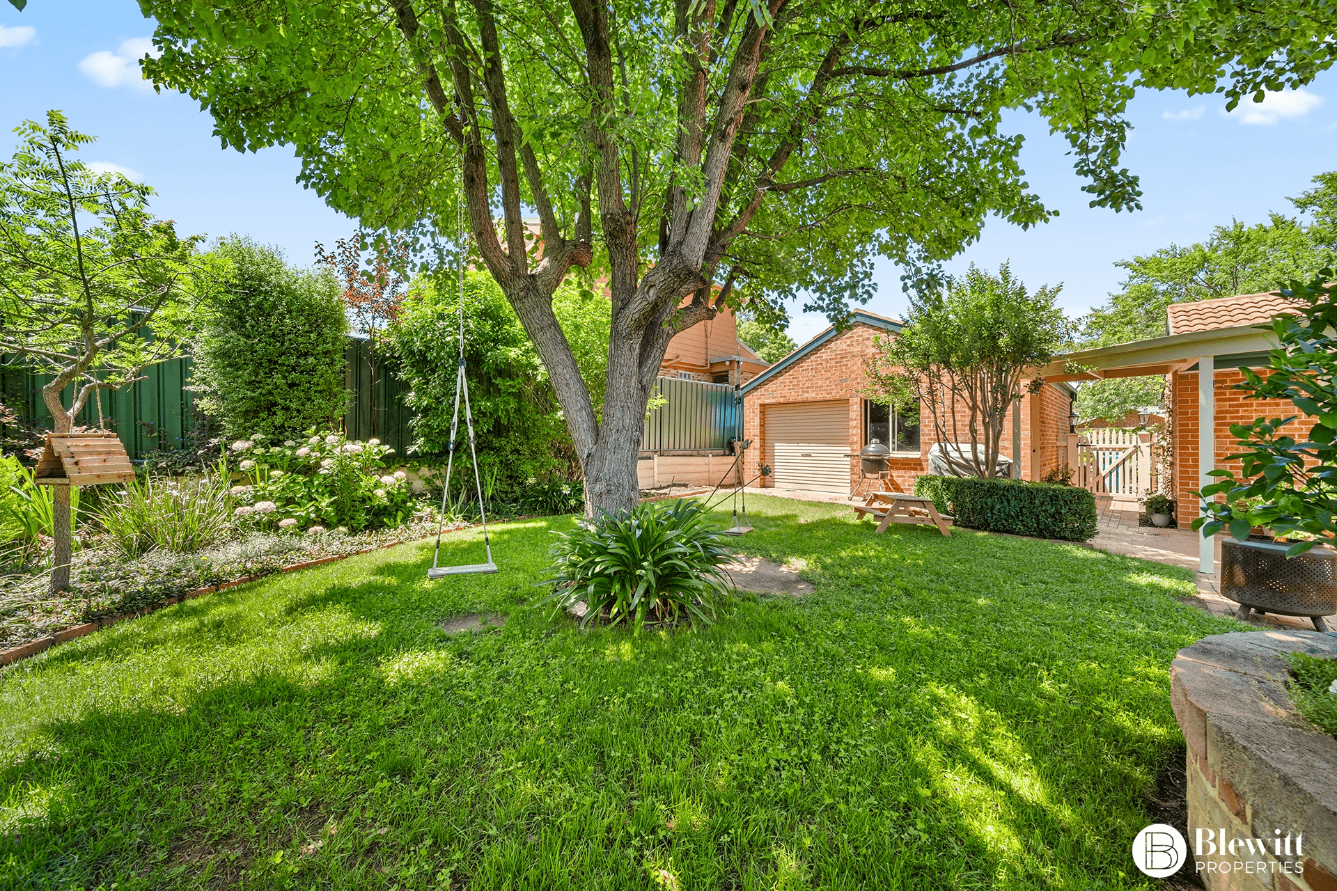 8 Elm Way, Jerrabomberra, NSW 2619