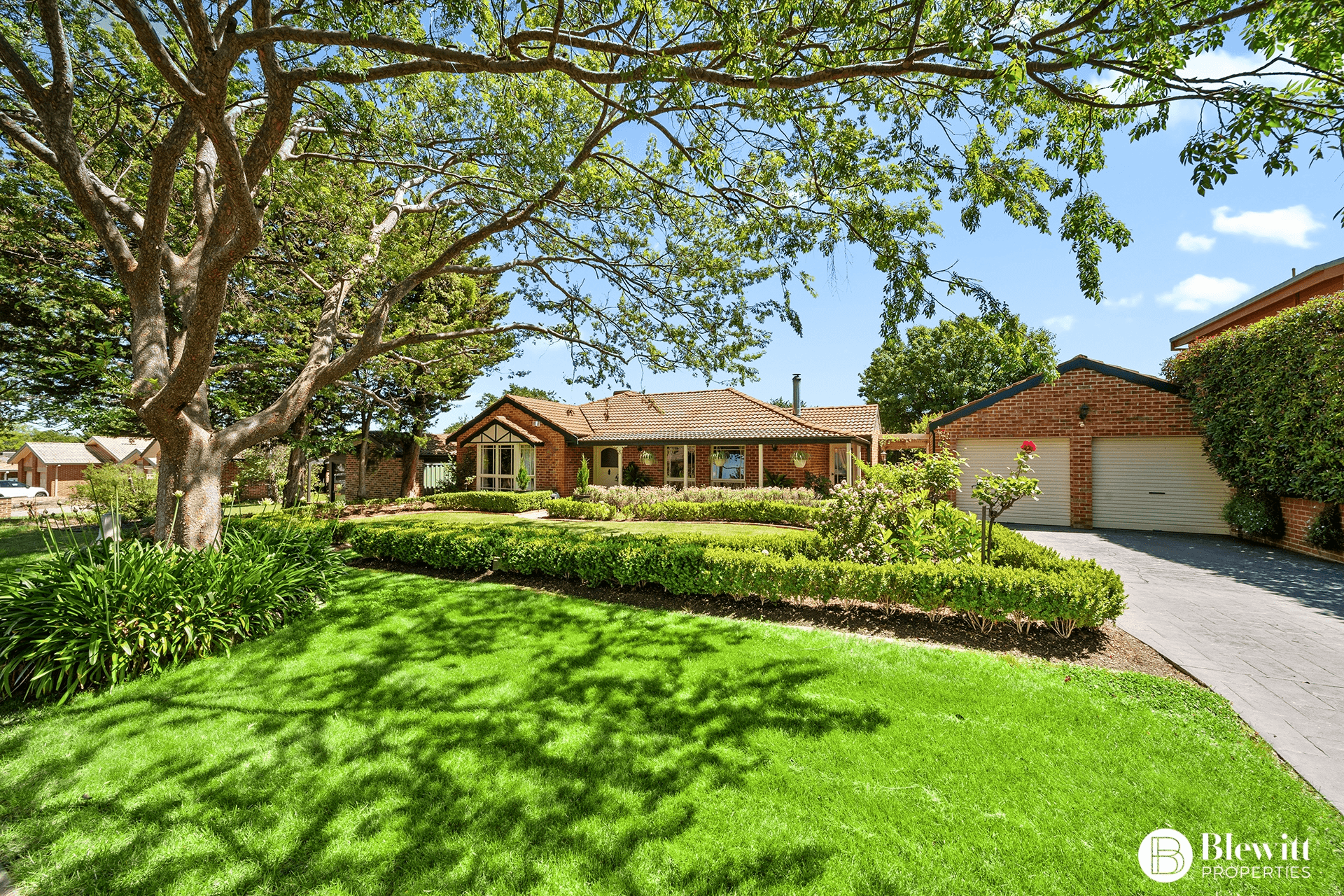 8 Elm Way, Jerrabomberra, NSW 2619