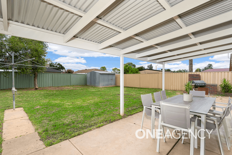 62 VINCENT ROAD, LAKE ALBERT, NSW 2650