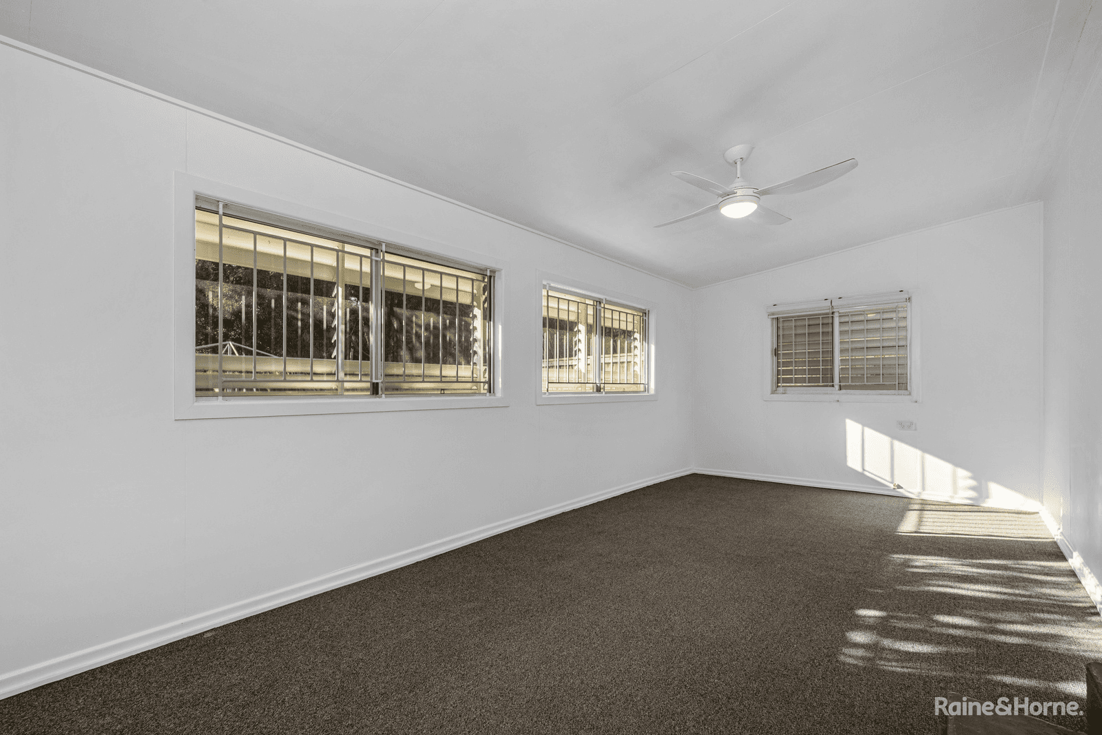 21 Coronation Avenue, POTTSVILLE, NSW 2489