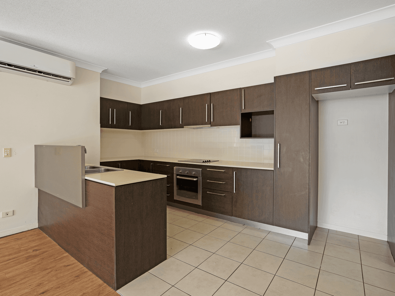 1103/12-14 Executive Drive, BURLEIGH WATERS, QLD 4220