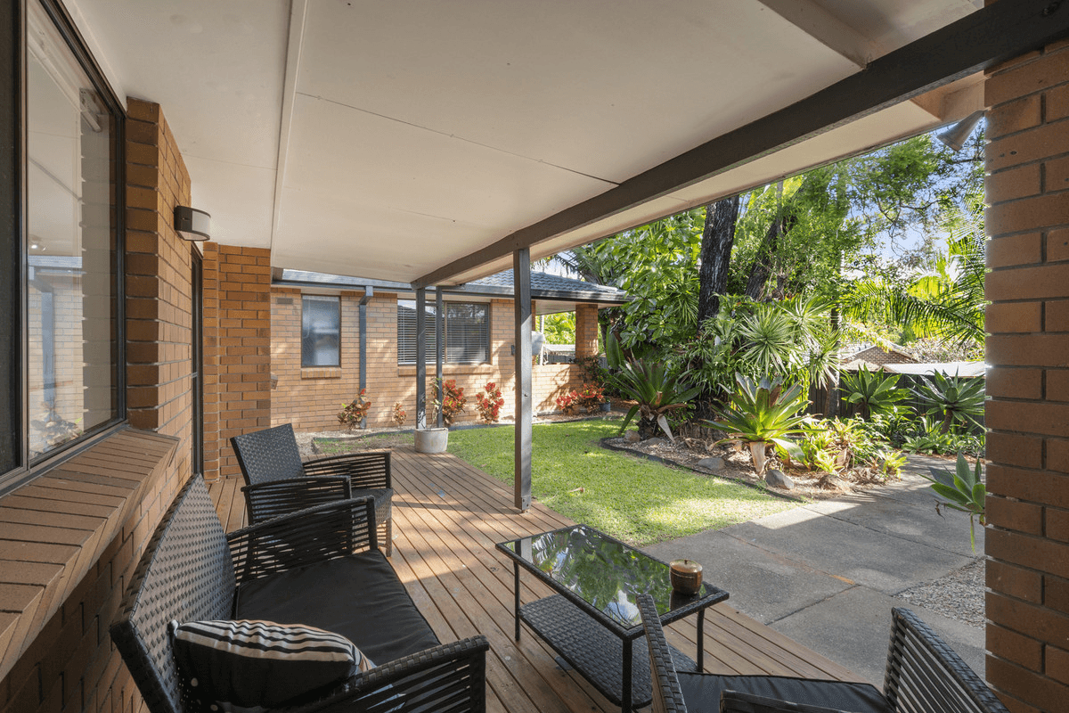 8 Gatton Court, HELENSVALE, QLD 4212