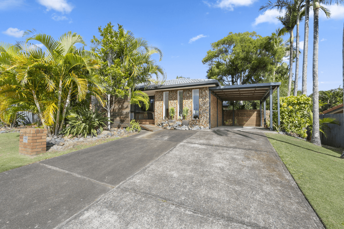 8 Gatton Court, HELENSVALE, QLD 4212