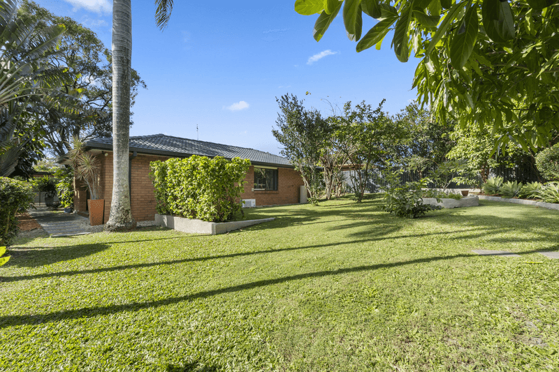 8 Gatton Court, HELENSVALE, QLD 4212