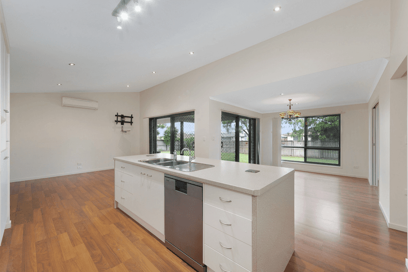 2 Gilchrist Court, KALKIE, QLD 4670