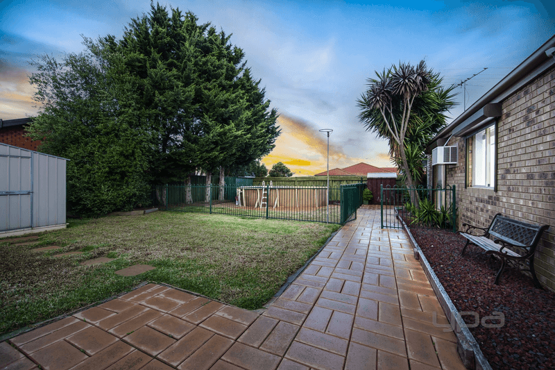 4 Bradley Drive, Hillside, VIC 3037