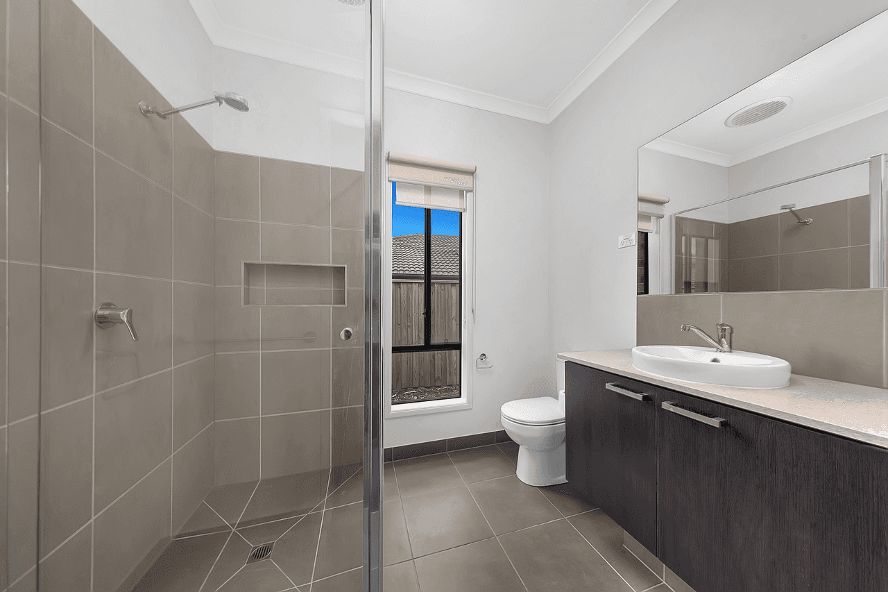21 Kenmare Approach, WOLLERT, VIC 3750
