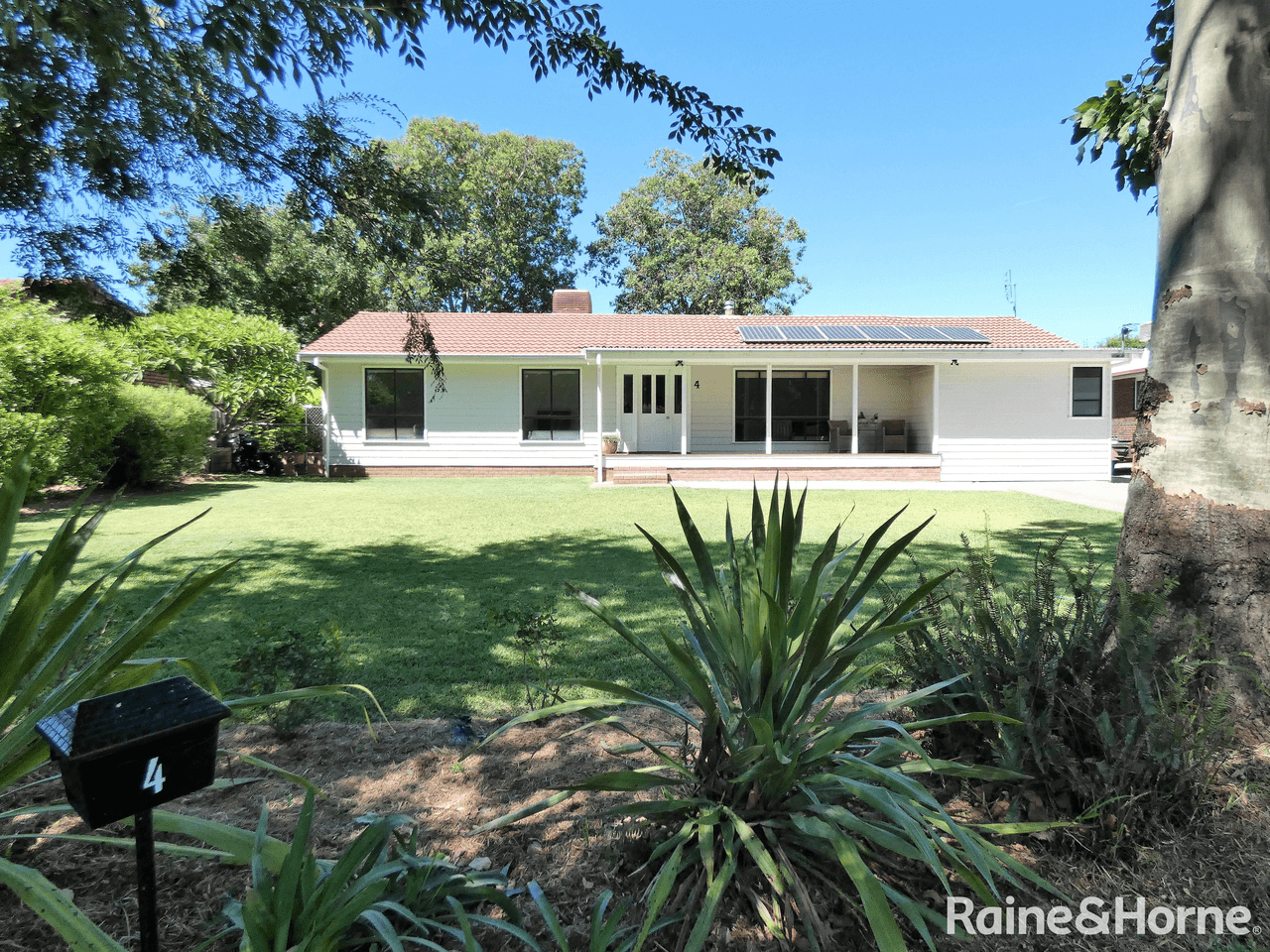 4 Myall Place, MOREE, NSW 2400