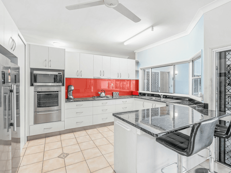 28 Mackey Close, BRINSMEAD, QLD 4870