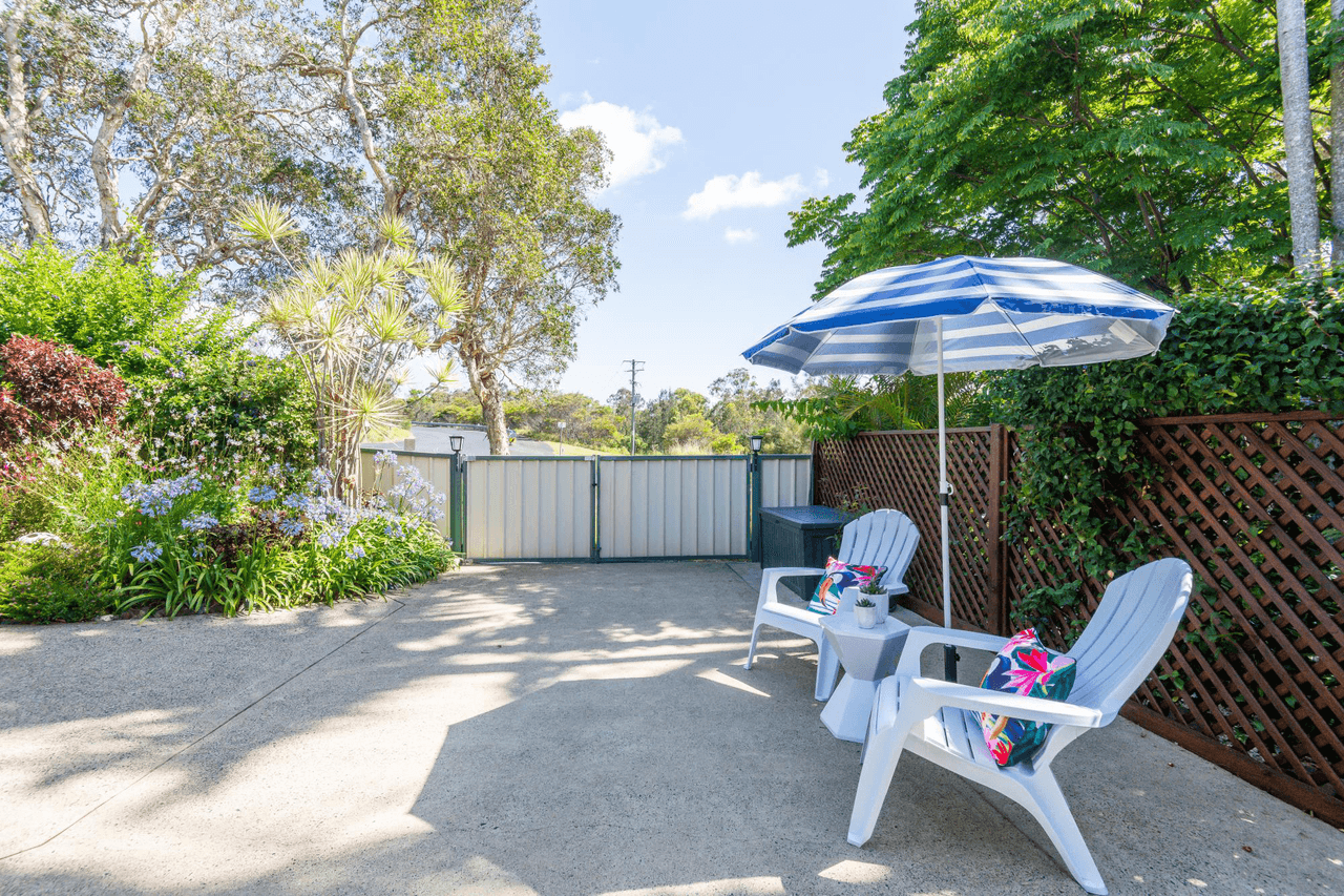 6/8 Hearnes Lake Road, The Pines, WOOLGOOLGA, NSW 2456