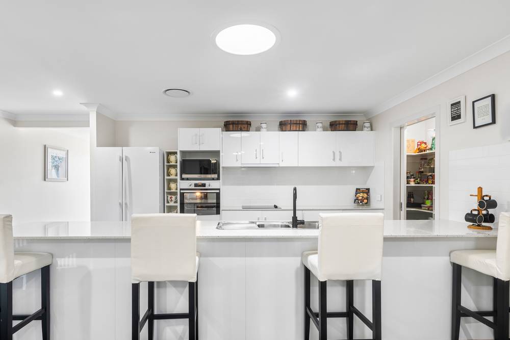 25 Pineview Drive, BEERWAH, QLD 4519