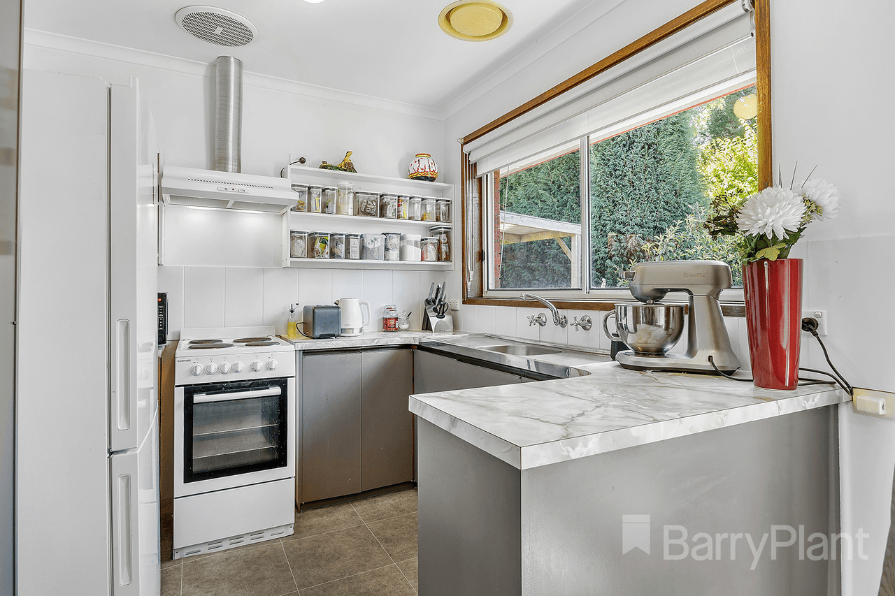 10 Burnbank Close, Lake Wendouree, VIC 3350