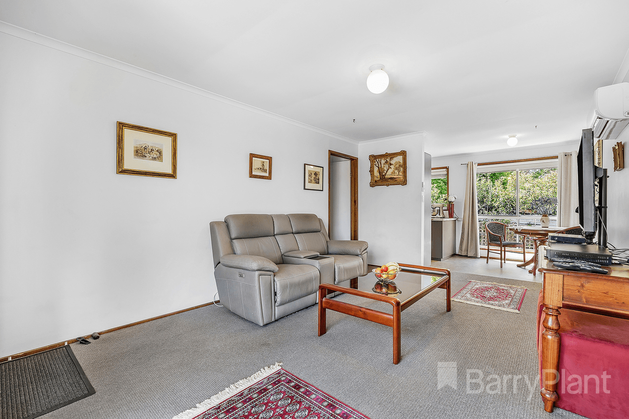 10 Burnbank Close, Lake Wendouree, VIC 3350