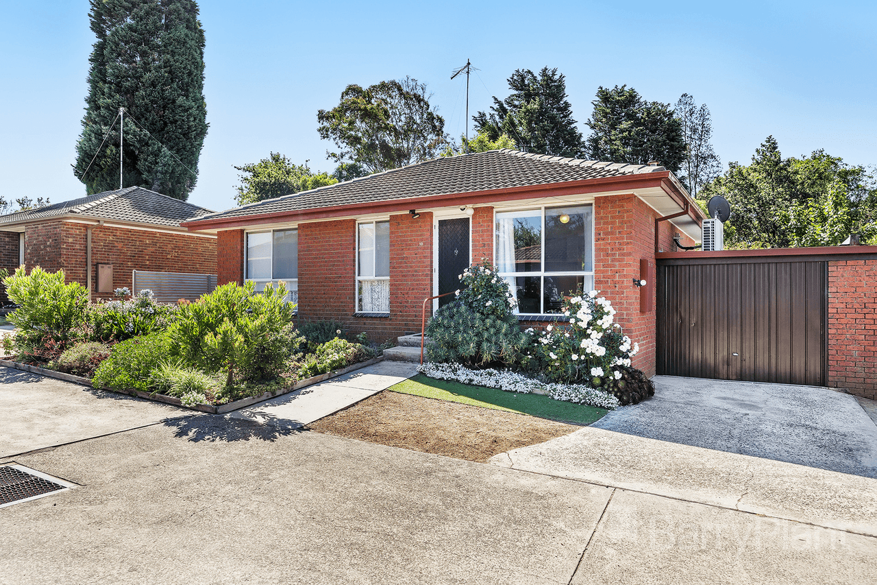 10 Burnbank Close, Lake Wendouree, VIC 3350