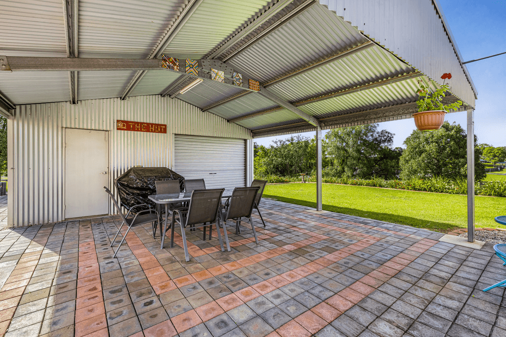 31 Peters Road, MERINGANDAN WEST, QLD 4352