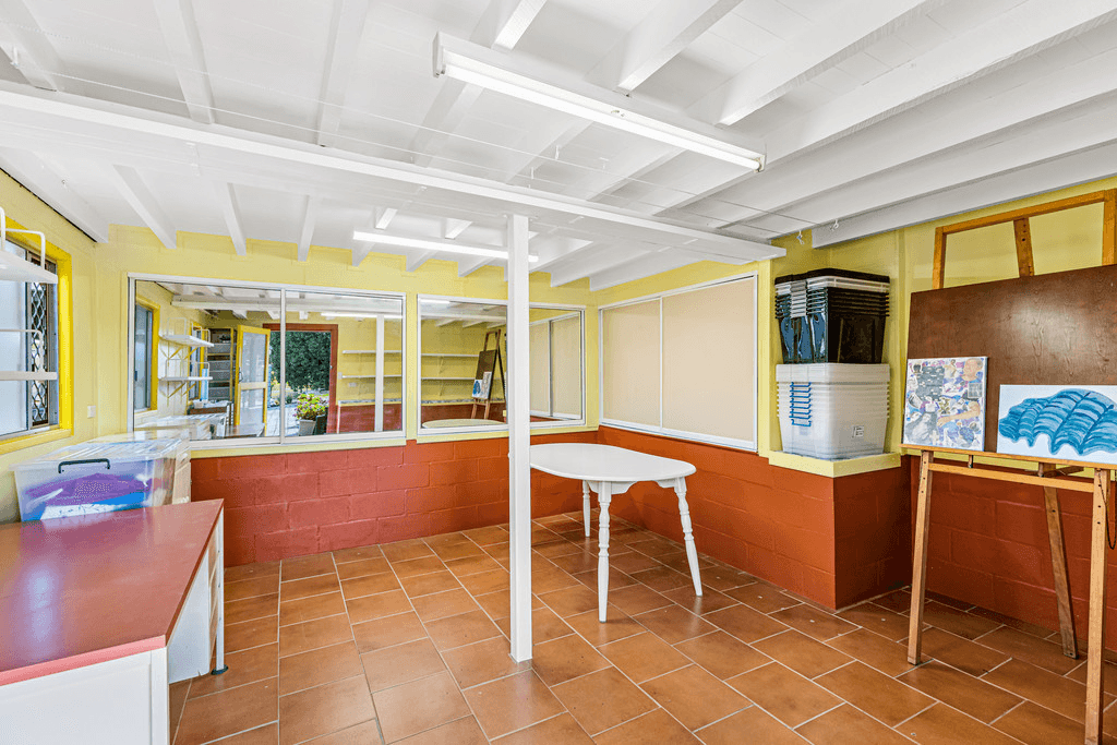 31 Peters Road, MERINGANDAN WEST, QLD 4352