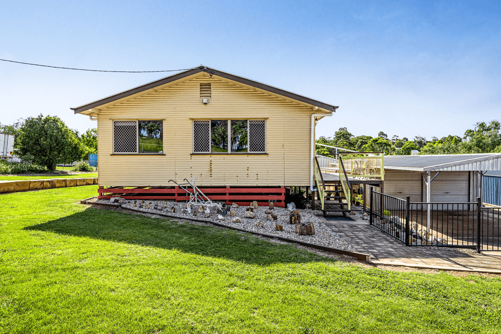 31 Peters Road, MERINGANDAN WEST, QLD 4352