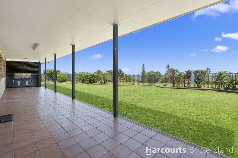 7 Clark Terrace, SANDSTONE POINT, QLD 4511