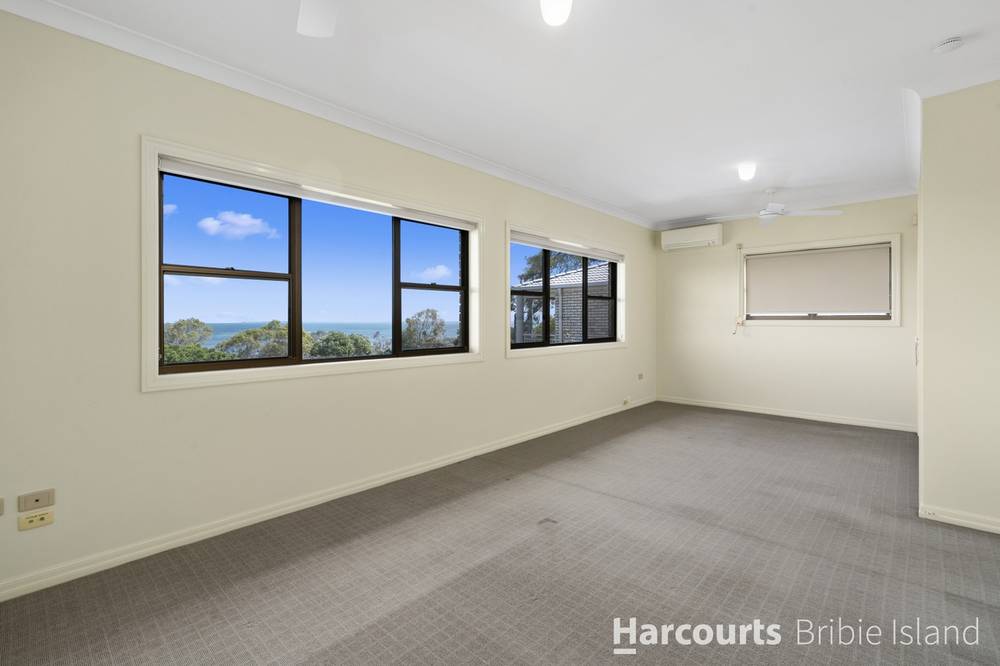7 Clark Terrace, SANDSTONE POINT, QLD 4511