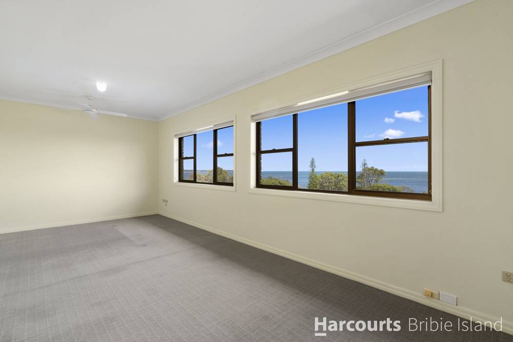 7 Clark Terrace, SANDSTONE POINT, QLD 4511