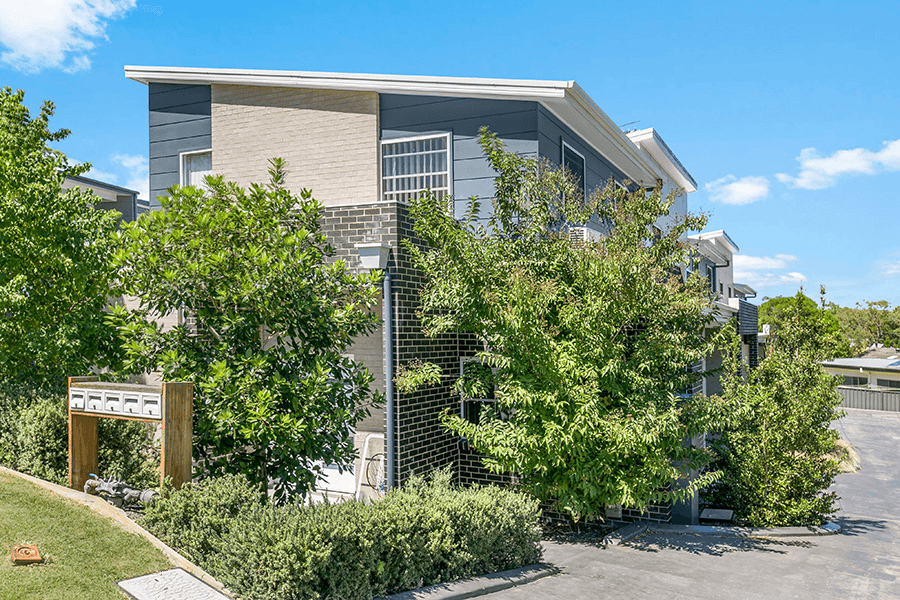 1/10 Cowper Avenue, Charlestown, NSW 2290