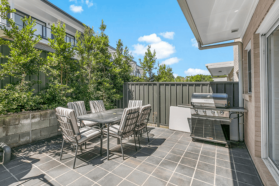 1/10 Cowper Avenue, Charlestown, NSW 2290