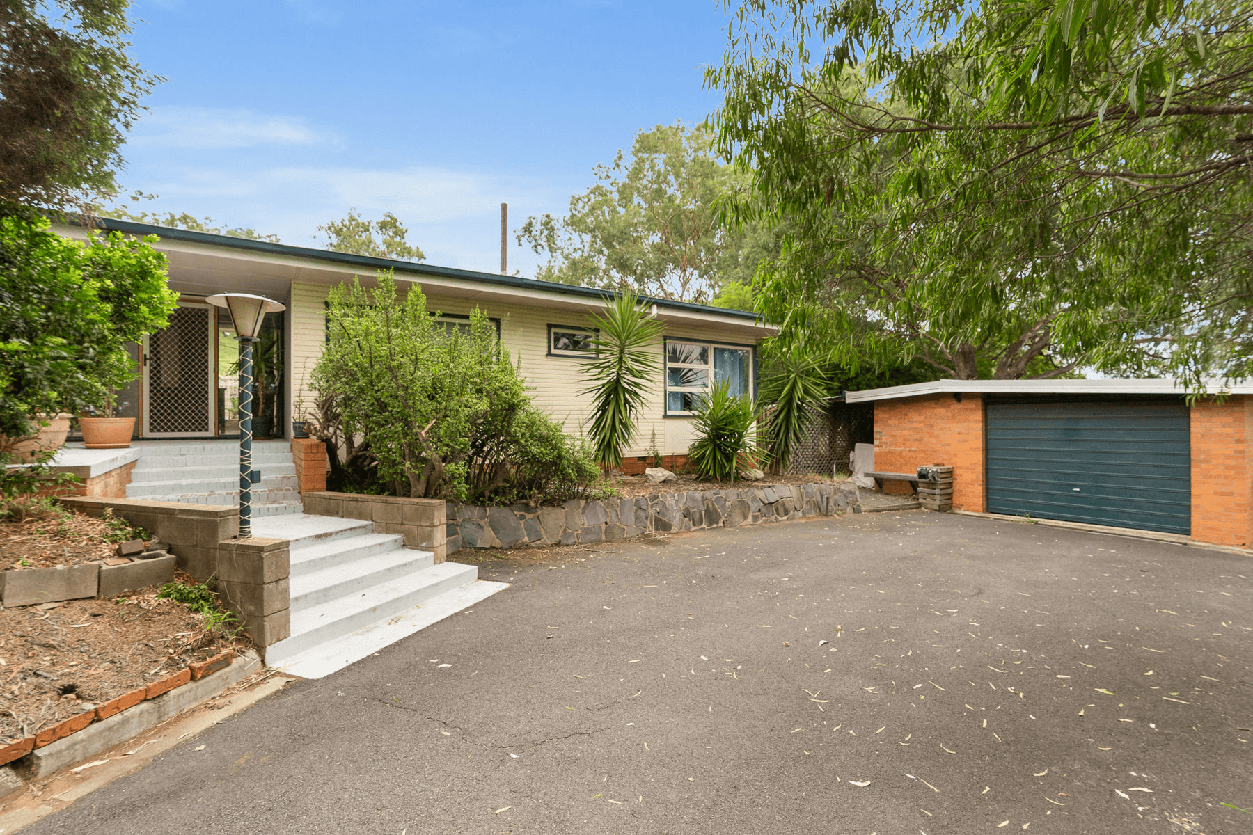 20 Toowoomba Road, OAKEY, QLD 4401