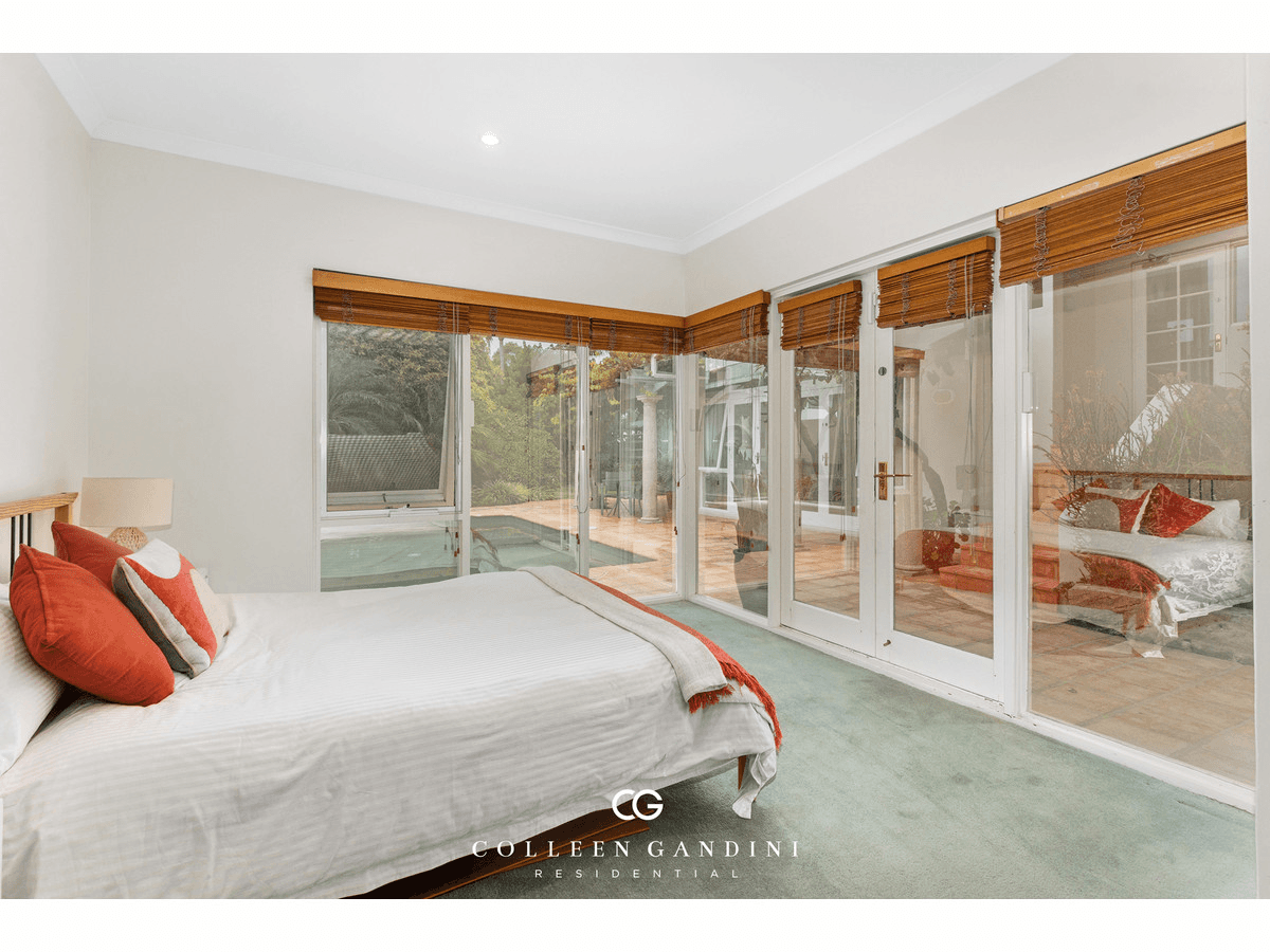 4 Hope Road, Ardross, WA 6153