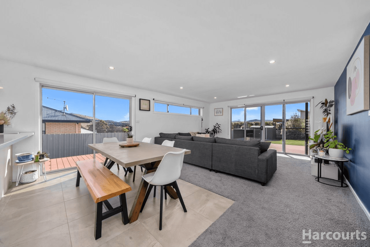 6 Penna Beach Street, MIDWAY POINT, TAS 7171