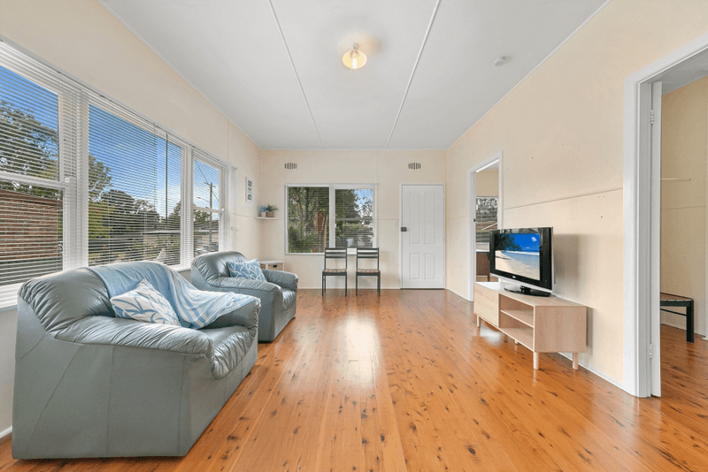 16 Resthaven Avenue, CHARMHAVEN, NSW 2263