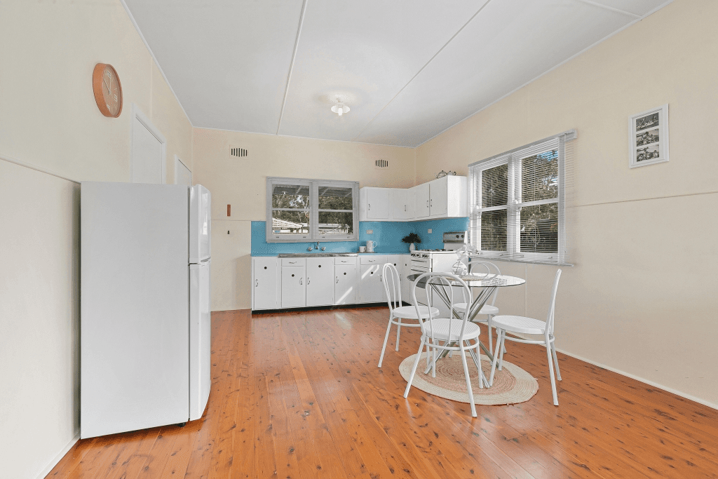 16 Resthaven Avenue, CHARMHAVEN, NSW 2263