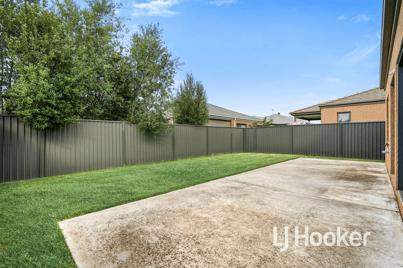 13 Rannoch Street, CRANBOURNE EAST, VIC 3977