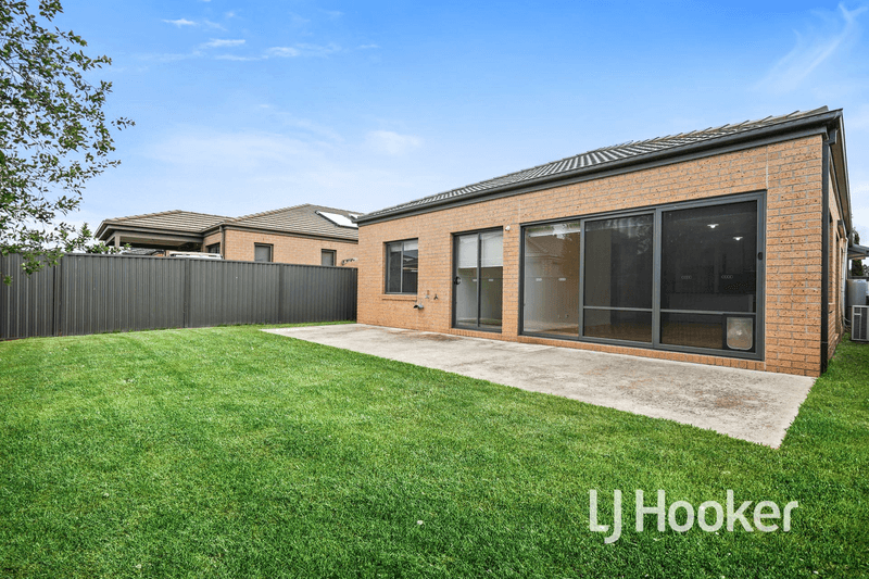 13 Rannoch Street, CRANBOURNE EAST, VIC 3977