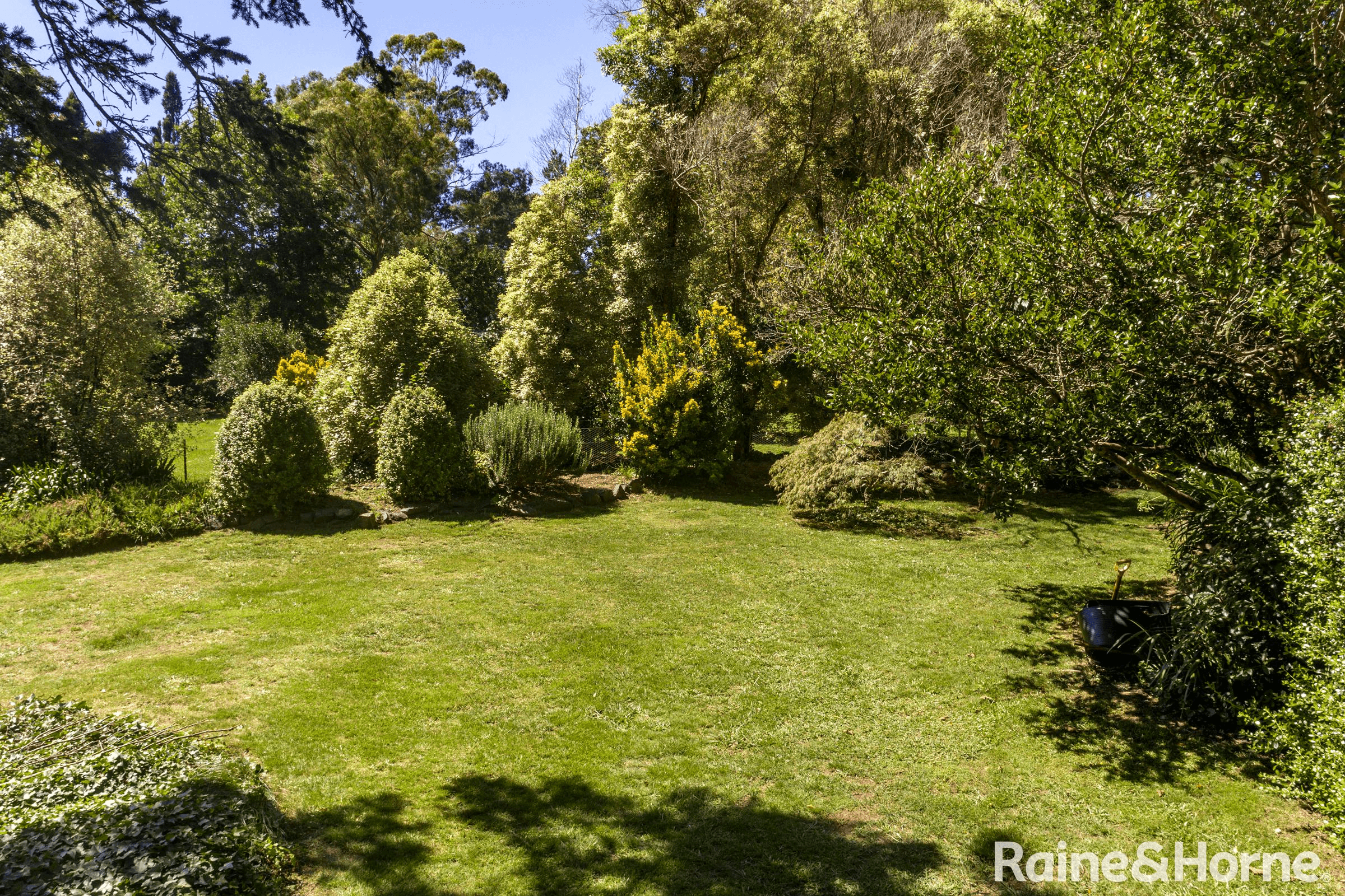 2 Sunninghill Avenue, BURRADOO, NSW 2576