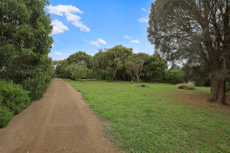 11 Pleasant Drive, PORT CAMPBELL, VIC 3269