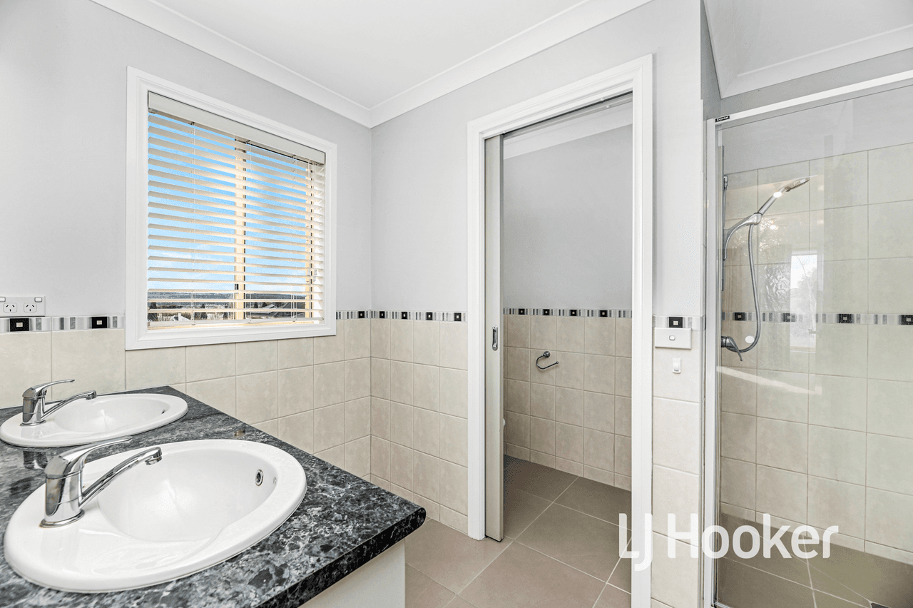 7 Azimuth Close, NARRE WARREN SOUTH, VIC 3805