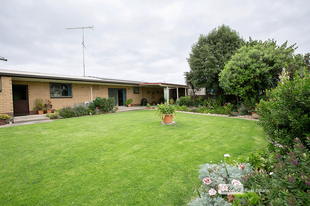 3 FOURTH Avenue, NARACOORTE, SA 5271