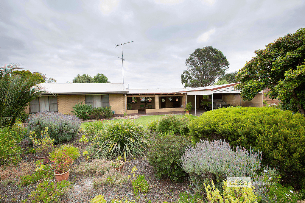 3 FOURTH Avenue, NARACOORTE, SA 5271