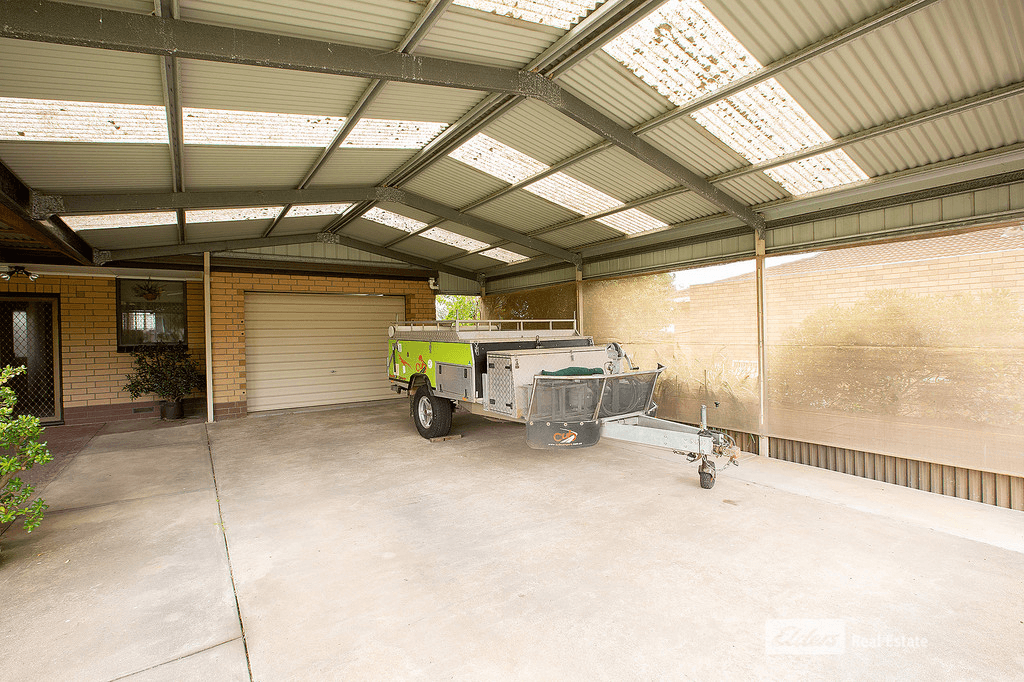 3 FOURTH Avenue, NARACOORTE, SA 5271